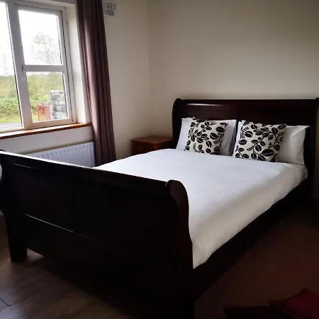 Modern Six Bedroom House Feriehus Westport