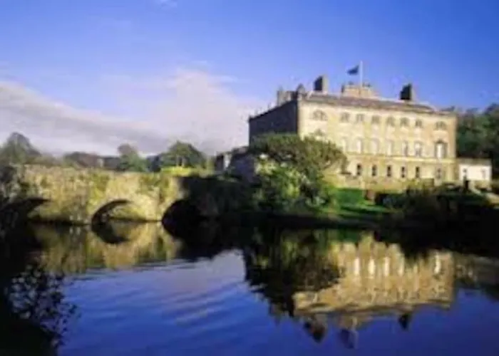 Modern Six Bedroom House Casa de Férias Westport