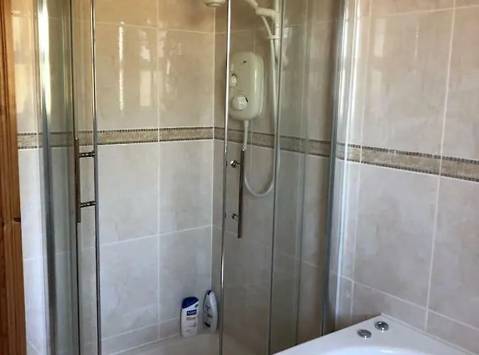 Modern Six Bedroom House Casa de Férias Westport