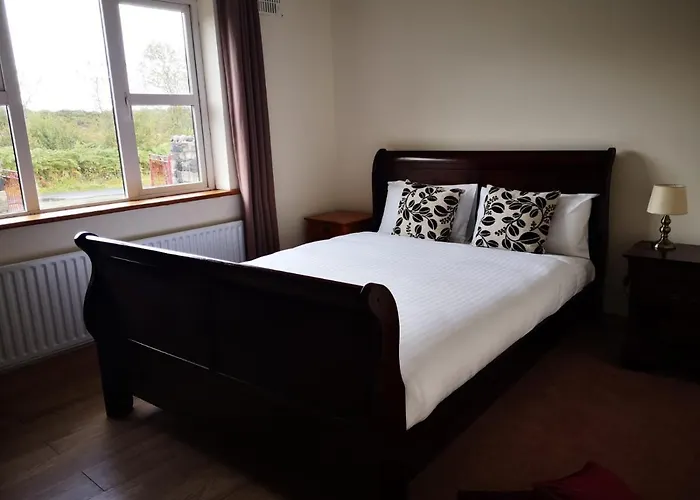 Modern Six Bedroom House Casa de Férias Westport