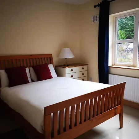 Modern Six Bedroom House Vakantiehuis Westport