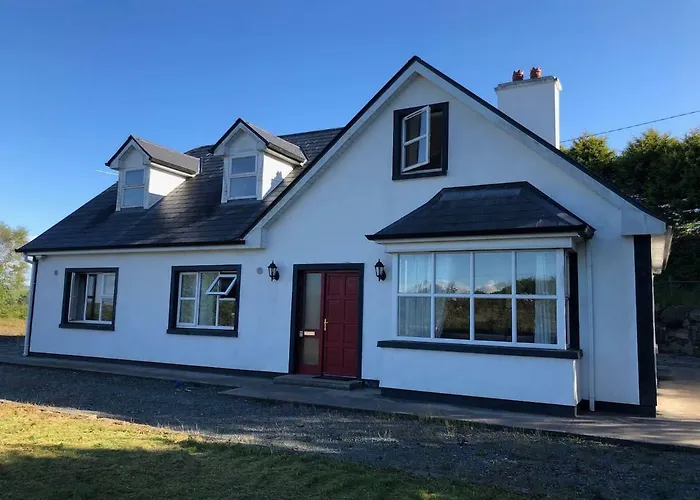 Modern Six Bedroom House Ferienhaus Westport